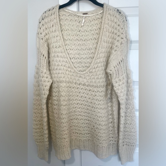Free People Cream Crashing Waves Pullover Sweater Size Small NWT - Picture 5 of 9